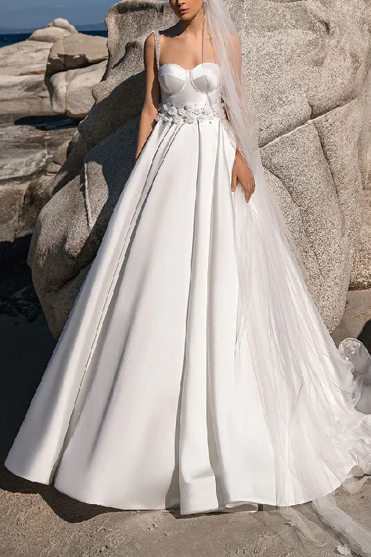 Chic Style, Always In Vogue Flowing Silhouette Ball Dress Sweetheart 3D Sticker Satin Wedding Dress