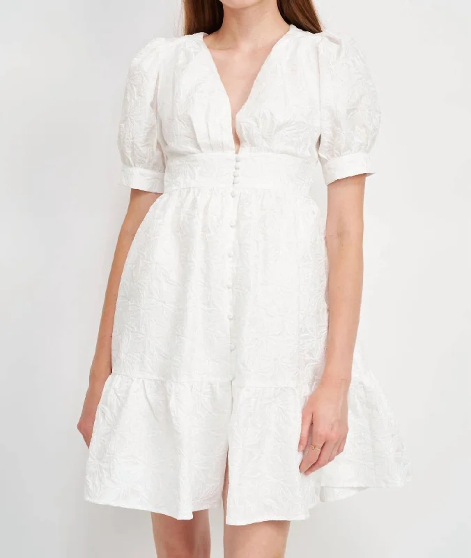 Enjoy Discount Flowy Fabric Makenna Midi Dress In Off White