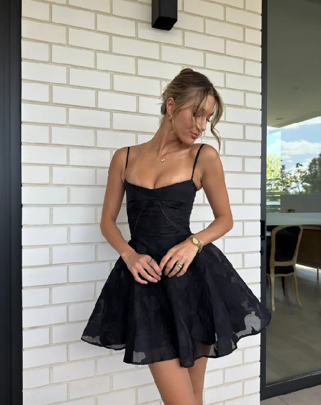 Latest Fashion Romantic Flair Cute A Line Spaghetti Strap Printed Floral Black Tulle Short Homecoming Dress Outfits SH1944